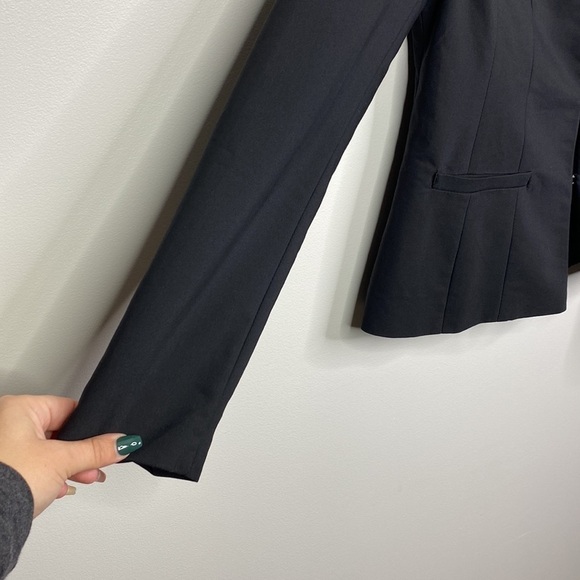 Versona Solid Black Clasp Close Career Sport Blazer Women's Size 4 - Picture 5 of 8
